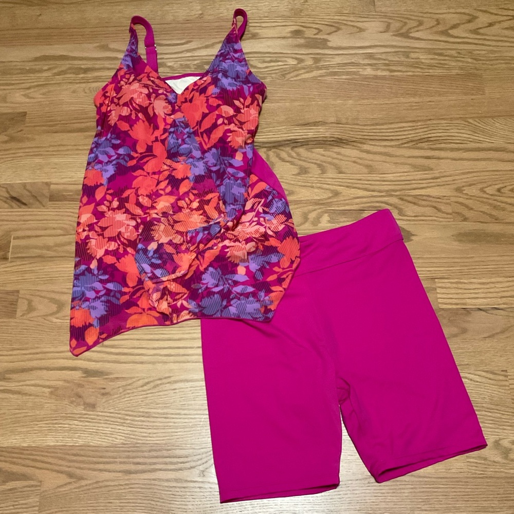 Women’s 2 Piece Fuchsia Floral V-Neck Handkerchief Tankini Bike Short Swim Suit.